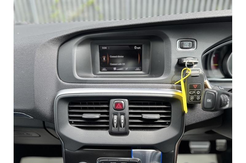 Used Volvo V40 2013 for sale - 76982550: Photo 38