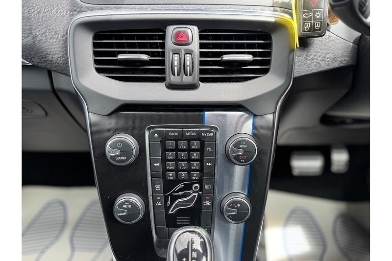 Used Volvo V40 2013 for sale - 76982550: Photo 41