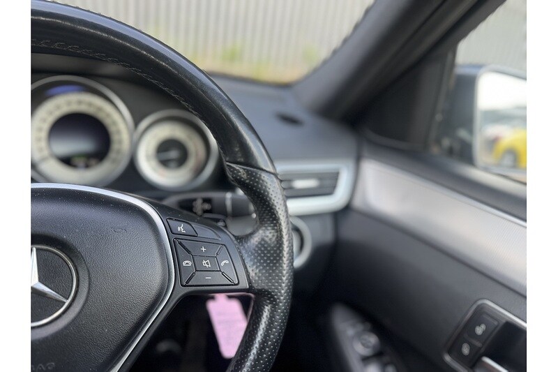 Used Mercedes-Benz E Class for sale - 77693833: Photo 32