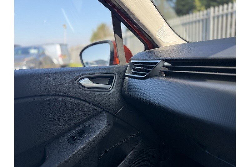 Used Renault Clio 2020 for sale - 77579522: Photo 36