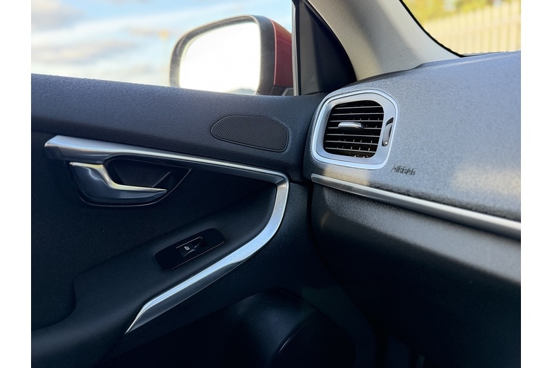 Used Volvo V40 2016 for sale - 77502664: Photo 32