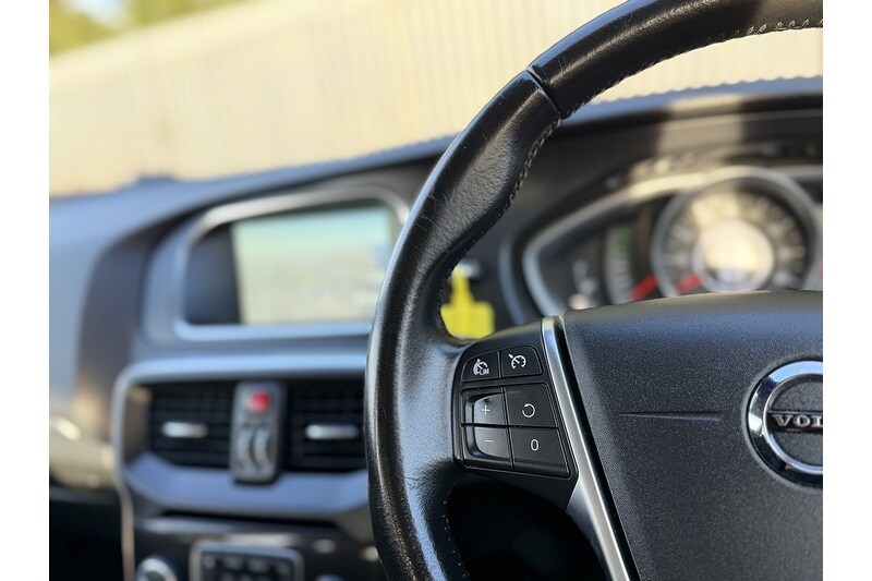 Used Volvo V40 2016 for sale - 77502664: Photo 35