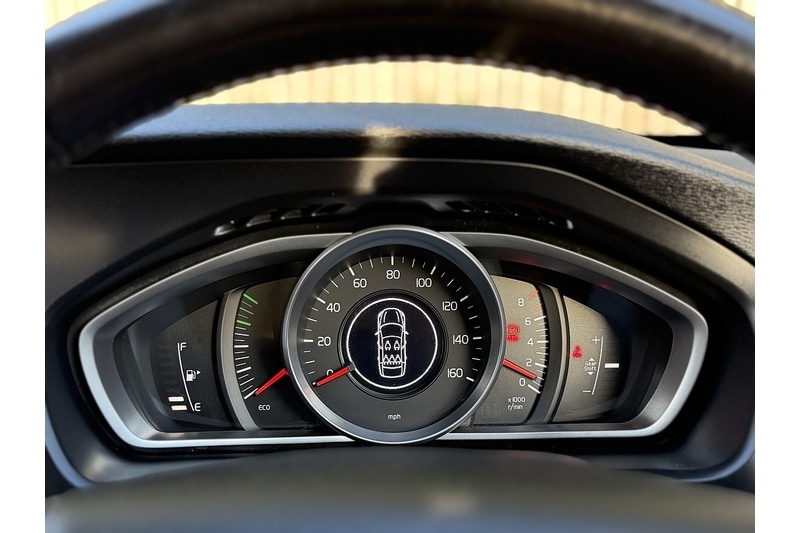 Used Volvo V40 2016 for sale - 77502664: Photo 38