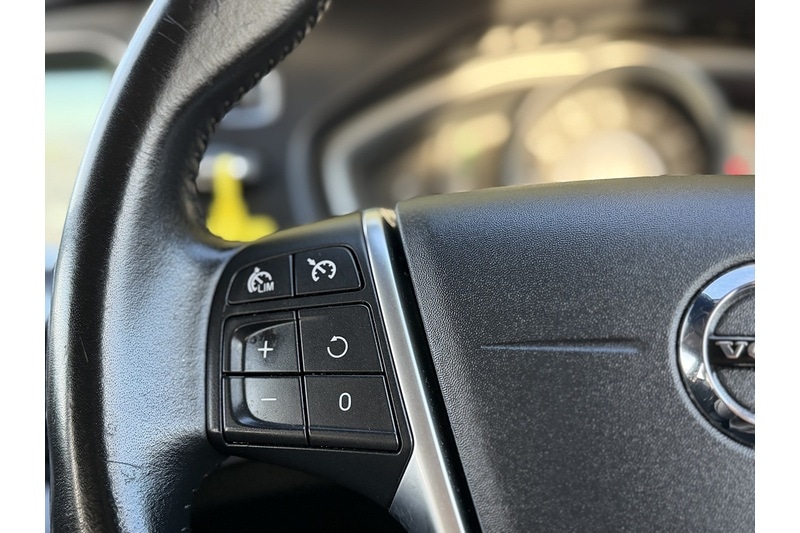 Used Volvo V40 2016 for sale - 77502664: Photo 39