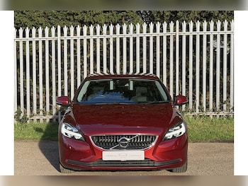 Used Volvo V40 2016 for sale - 77502664: Photo