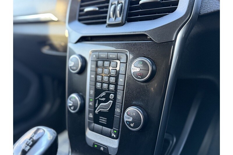 Used Volvo V40 2016 for sale - 77502664: Photo 41