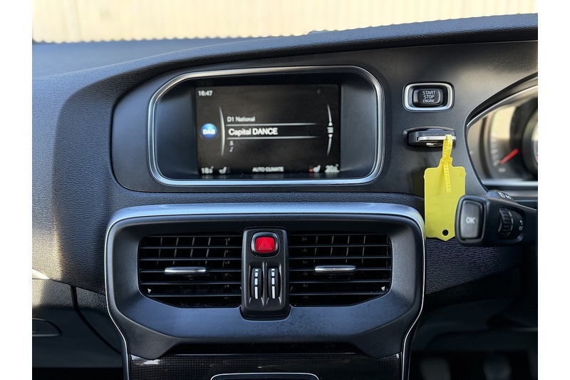 Used Volvo V40 2016 for sale - 77502664: Photo 42