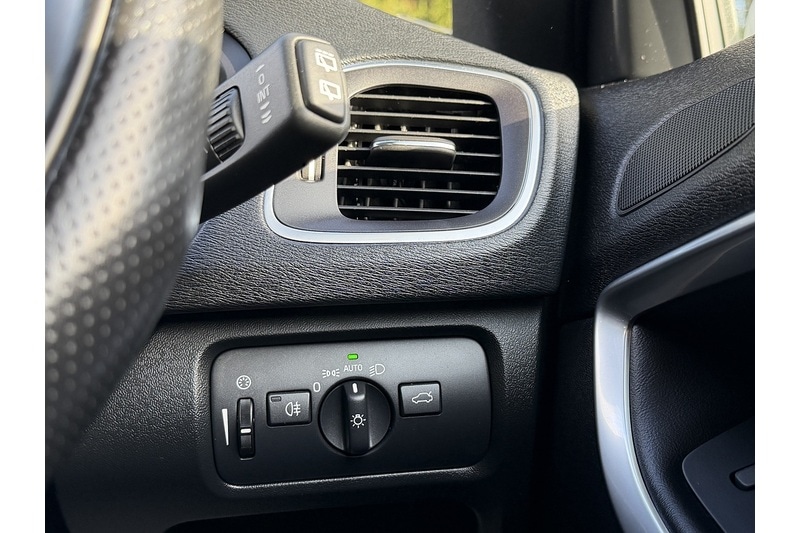 Used Volvo V40 2017 for sale - 76808306: Photo 27