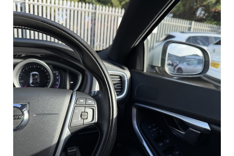 Used Volvo V40 2017 for sale - 76808306: Photo 29