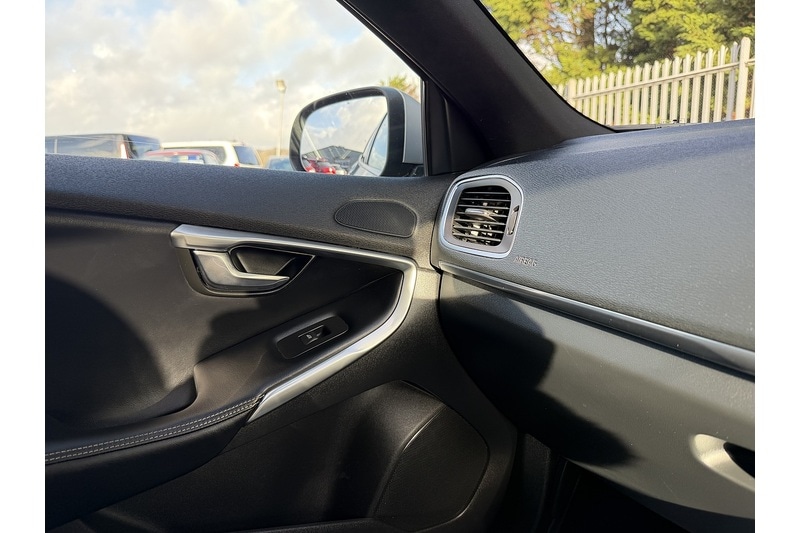 Used Volvo V40 2017 for sale - 76808306: Photo 31