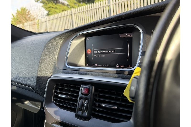 Used Volvo V40 2017 for sale - 76808306: Photo 35