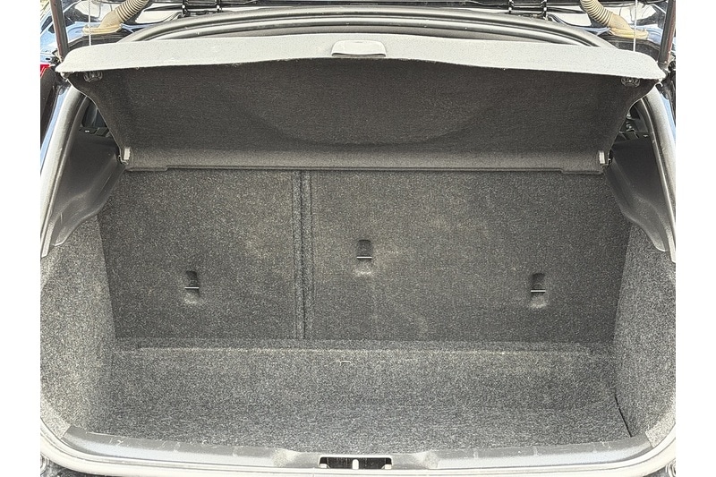 Used Volvo V40 2017 for sale - 76808306: Photo 42