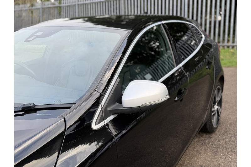 Used Volvo V40 2017 for sale - 76808306: Photo 9