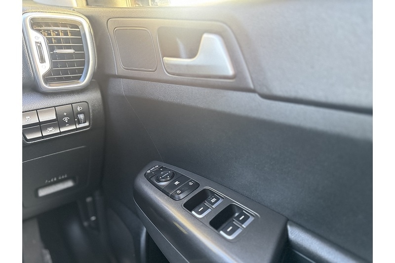 Used Kia Sportage 2016 for sale - 76330410: Photo 35