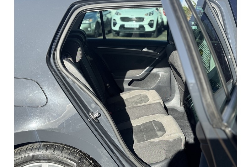 Used Volkswagen Golf 2018 for sale - 76407110: Photo 17