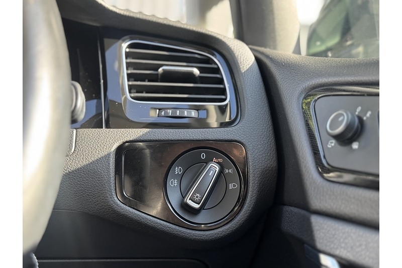 Used Volkswagen Golf 2018 for sale - 76407110: Photo 31