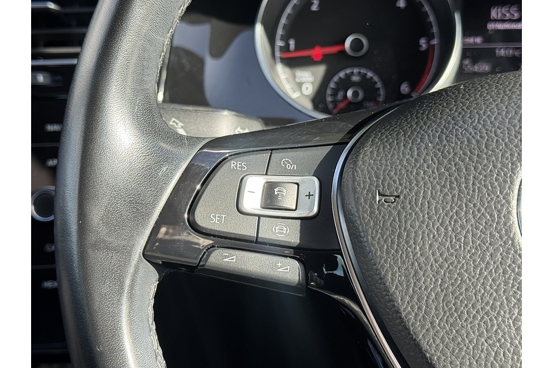 Used Volkswagen Golf 2018 for sale - 76407110: Photo 32