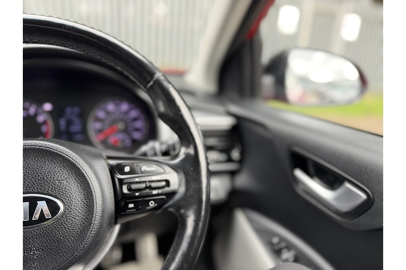 Used Kia Stonic 2018 for sale - 76784526: Photo 26