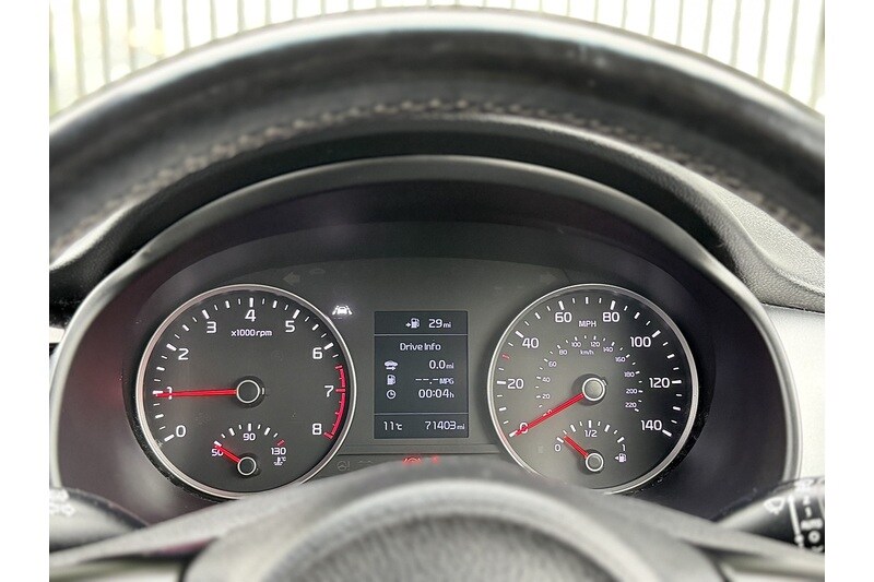 Used Kia Stonic 2018 for sale - 76784526: Photo 27