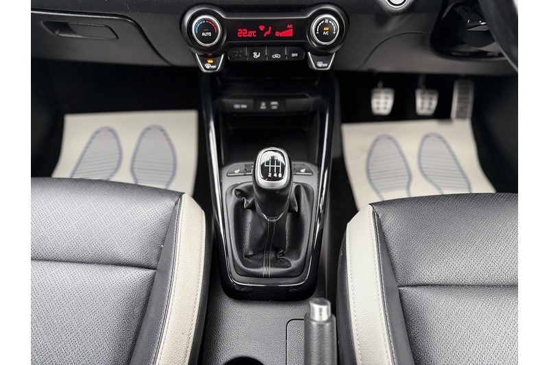 Used Kia Stonic 2018 for sale - 76784526: Photo 28