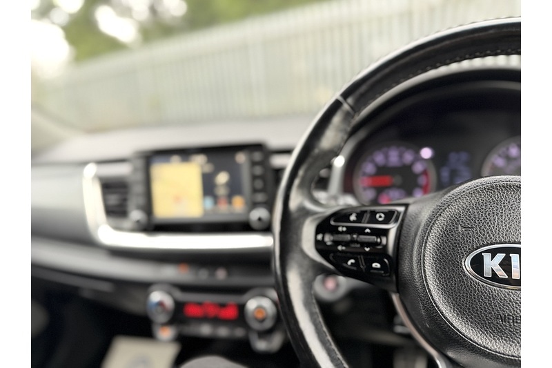Used Kia Stonic 2018 for sale - 76784526: Photo 31