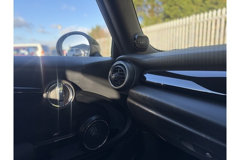 Used MINI Convertible 2016 for sale - 76320276: Photo 32