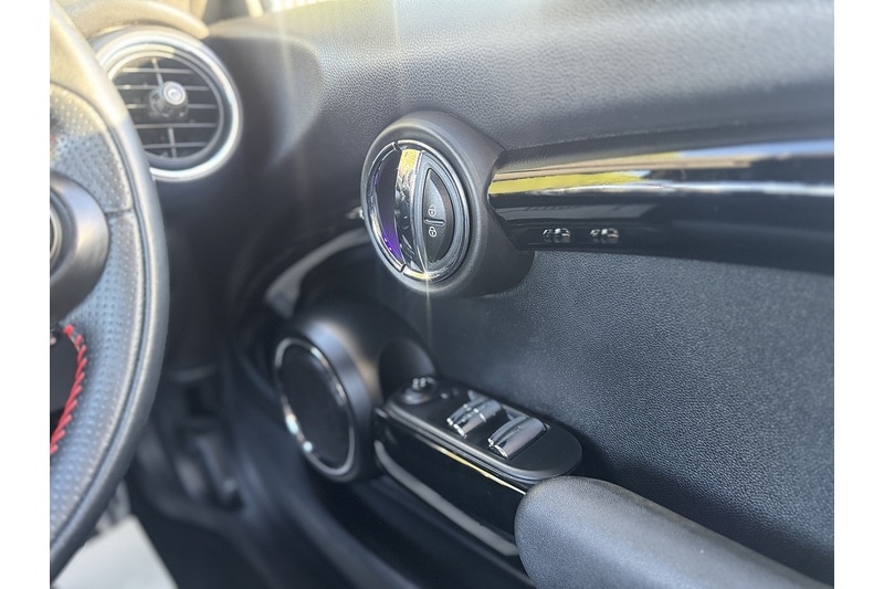 Used MINI Convertible 2016 for sale - 76320276: Photo 33