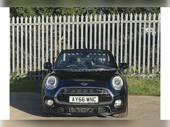 Used MINI Convertible 2016 for sale - 76320276: Photo