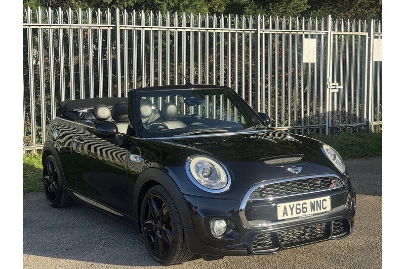 Used MINI Convertible 2016 for sale - 76320276: Photo 4