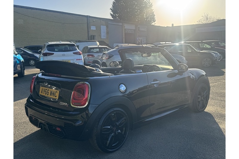 Used MINI Convertible 2016 for sale - 76320276: Photo 9