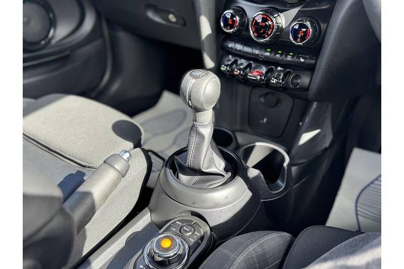 Used MINI Convertible 2018 for sale - 75745006: Photo 39