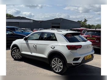 Used Volkswagen T-Roc 2018 for sale - 75182203: Photo