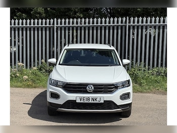 Used Volkswagen T-Roc 2018 for sale - 75182203: Photo
