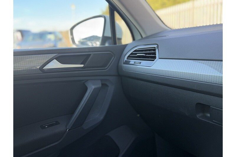 Used Volkswagen Tiguan 2021 for sale - 77655800: Photo 37