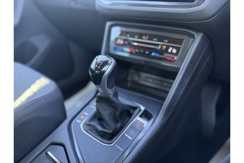 Used Volkswagen Tiguan 2021 for sale - 77655800: Photo 42