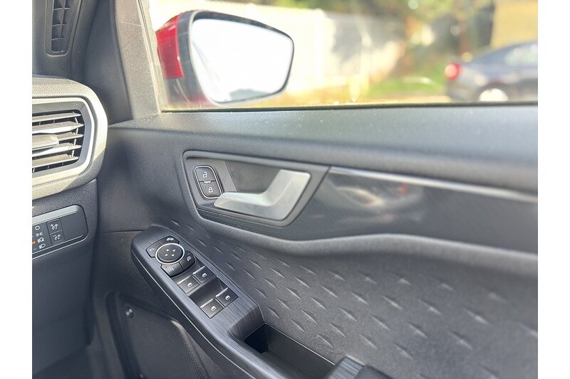 Used Ford Kuga 2021 for sale - 76280485: Photo 37