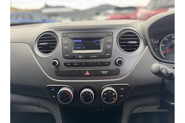 Used Hyundai i10 2018 for sale - 75261492: Photo 33