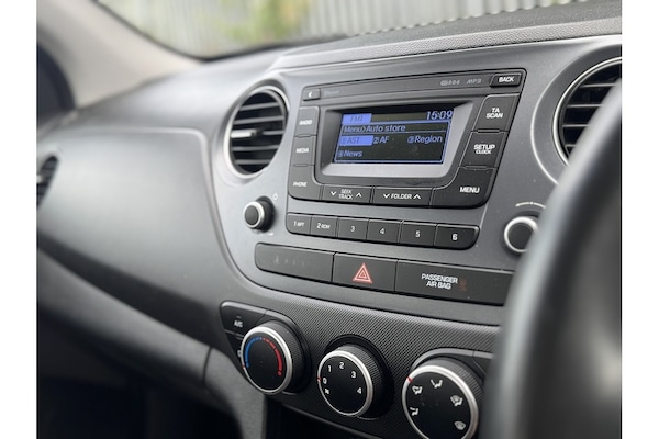 Used Hyundai i10 2018 for sale - 75261492: Photo 35