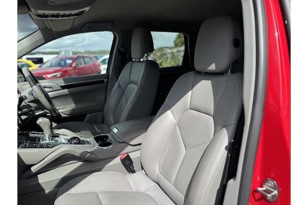 Used Porsche Cayenne 2013 for sale - 73909821: Photo 28