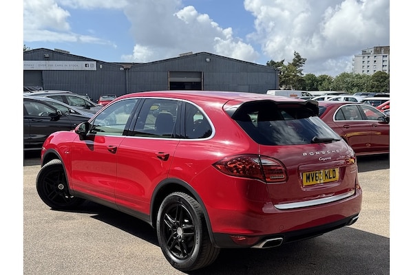 Used Porsche Cayenne 2013 for sale - 73909821: Photo 2