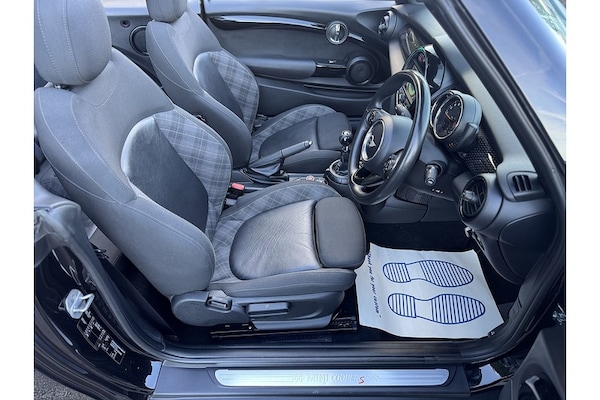 Used MINI Convertible 2017 for sale - 76280486: Photo 18