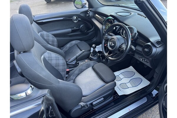 Used MINI Convertible 2017 for sale - 76280486: Photo 19