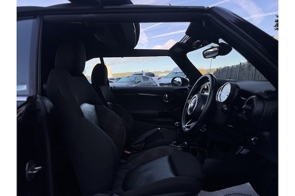 Used MINI Convertible 2017 for sale - 76280486: Photo 40
