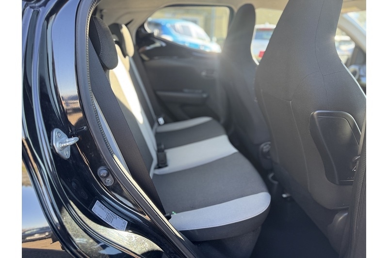 Used Toyota AYGO 2015 for sale - 76591238: Photo 20