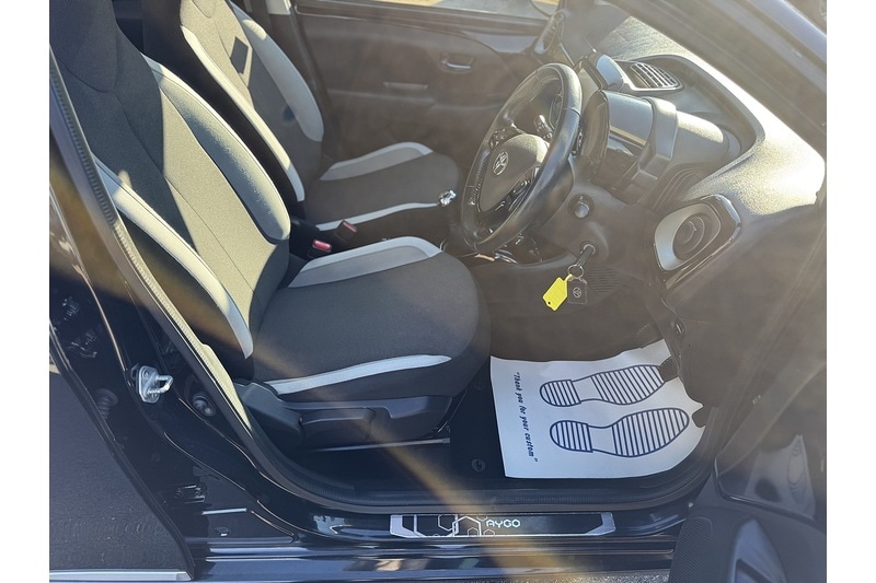 Used Toyota AYGO 2015 for sale - 76591238: Photo 22