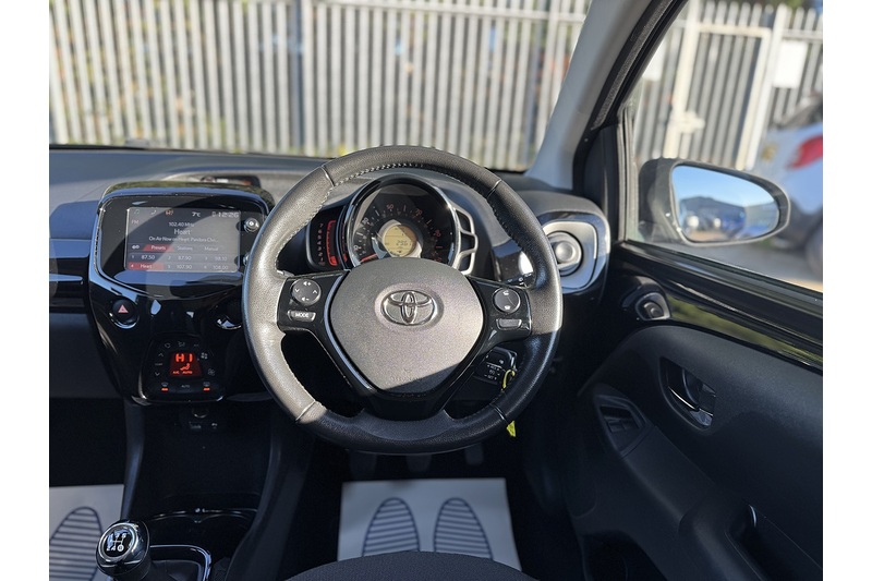 Used Toyota AYGO 2015 for sale - 76591238: Photo 27