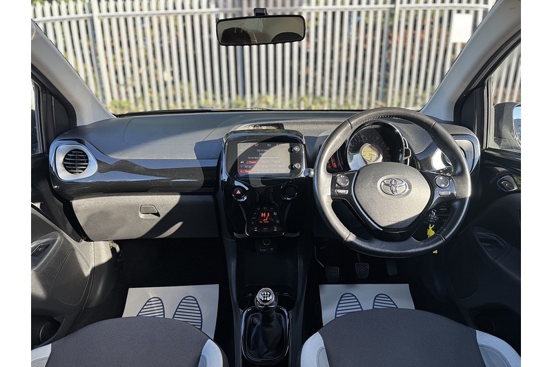 Used Toyota AYGO 2015 for sale - 76591238: Photo 28