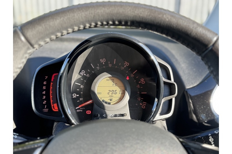 Used Toyota AYGO 2015 for sale - 76591238: Photo 30