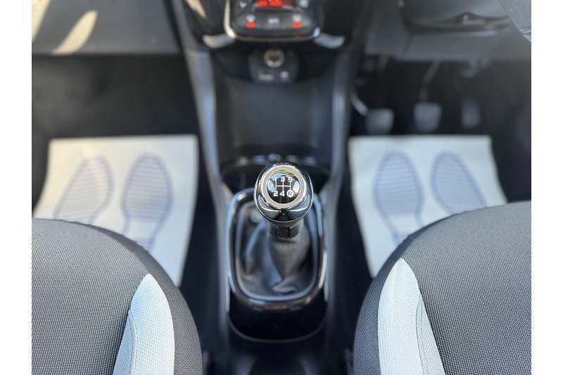 Used Toyota AYGO 2015 for sale - 76591238: Photo 31