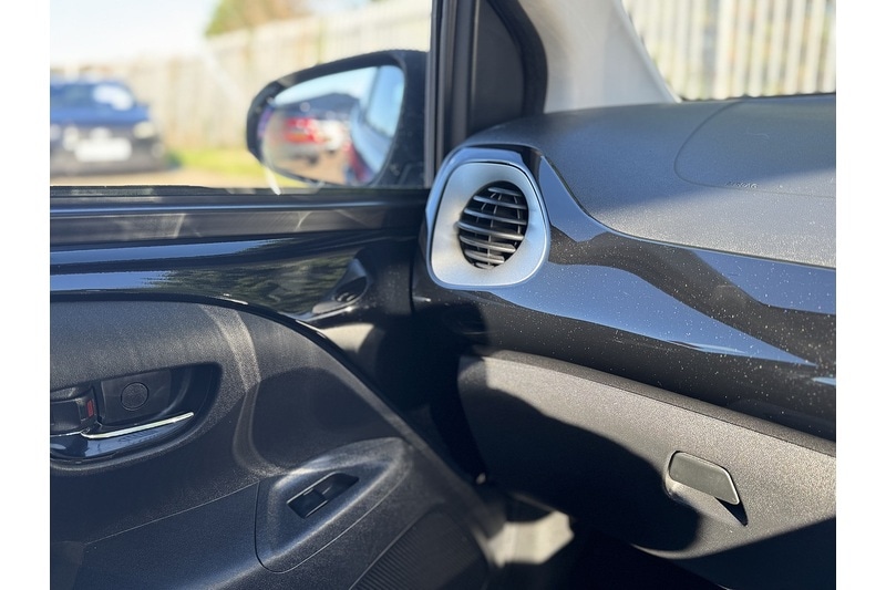 Used Toyota AYGO 2015 for sale - 76591238: Photo 32